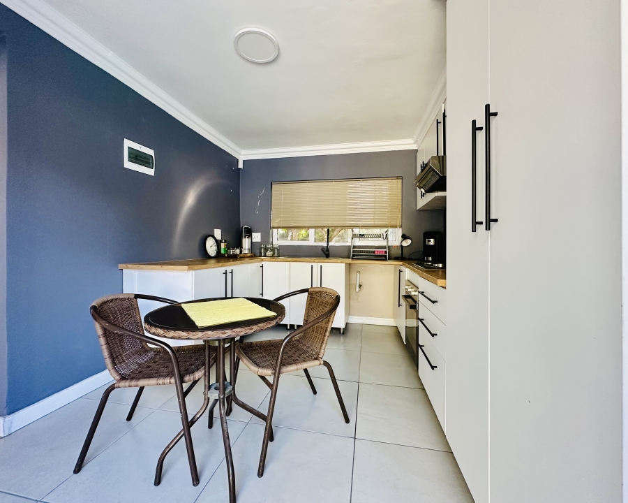 5 Bedroom Property for Sale in Onrus Western Cape